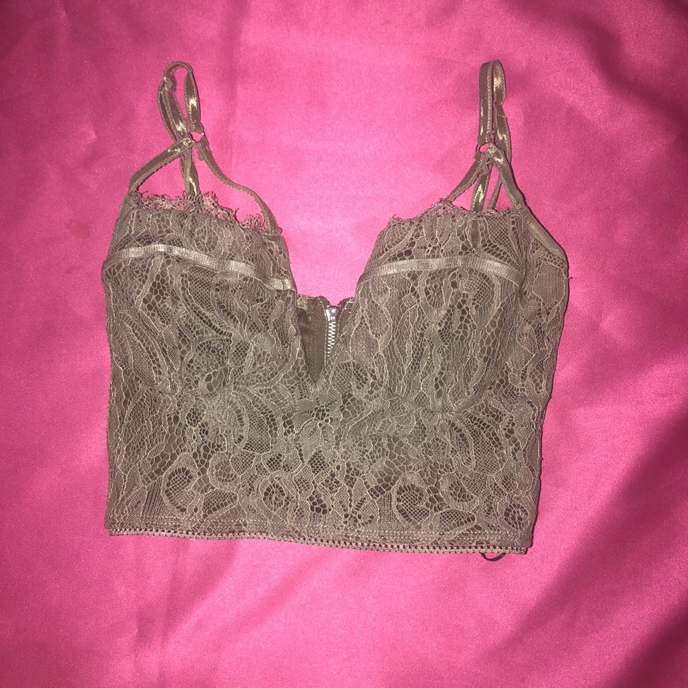 Charlotte Russe / crop top / Lacey / army green /